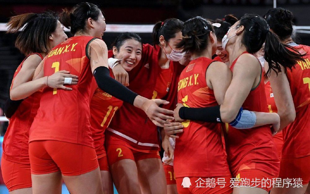 一个小镇克里姆发现了一个中国古代的时候观光装配，可以帮忙他完成掳掠并起头新的糊口，但他可能没法在窜改时候的后果中幸存下来。《城堡遇环》，《超等时空》是一部集科幻、犯法惊悚片和笑剧元素于一身的高与低的研究，以期建造出一部带有时候扭曲的笑剧掳掠片。